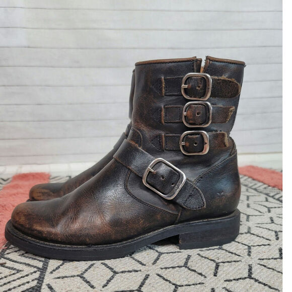 Frye Veronica Belted Short 70580 Brown Distressed Leather Ankle Boots, sz 7.5 - Picture 2 of 16